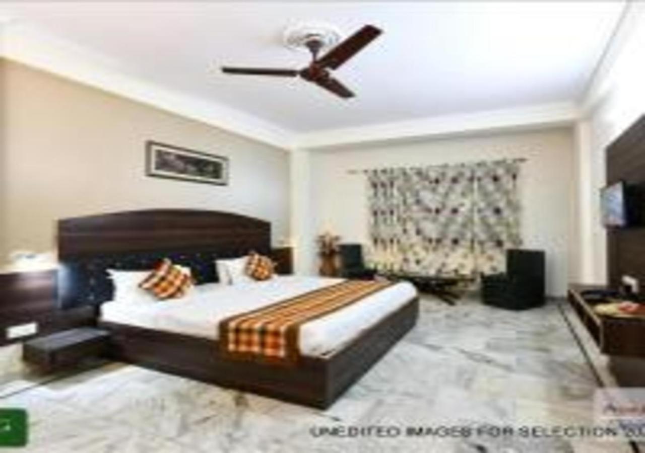 Hotel Chanakya 3*