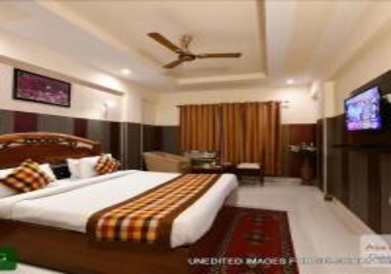 Chanakya Hotel 3*